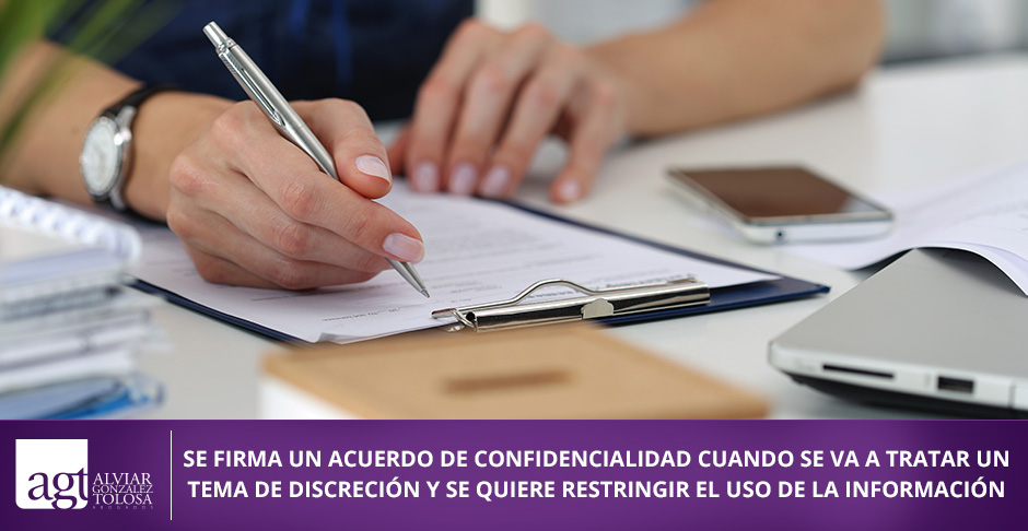 Acuerdo confidencial por una asesora legal para empresas