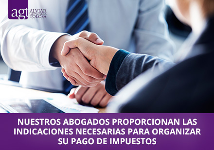 El Régimen Simplificado Proporciona Algunos Beneficios Como Cuotas Más Reducidas Reunión de Cliente de Régimen Simplificado con Abogado