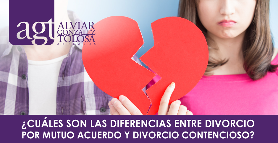 Pareja Sosteniendo un Corazn Roto Representando al Divorcio