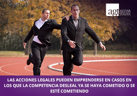 La ley colombiana Confiere Tanta Importancia a la Sana Competencia Dentro del Mercado, como a la Protección de los Consumidores Hombre de Negocios Reteniendo a Rival en una Competencia Desleal