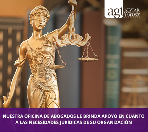 Imagen de Estatuilla de Justicia en Oficina de Abogados