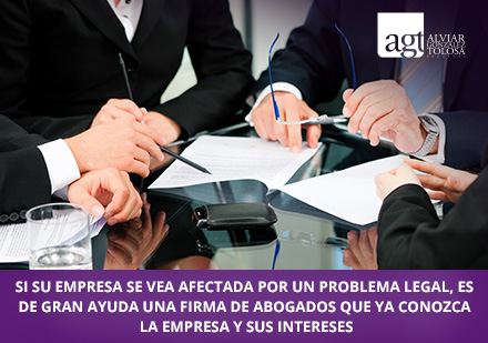 Reunión de abogados en derecho corporativo